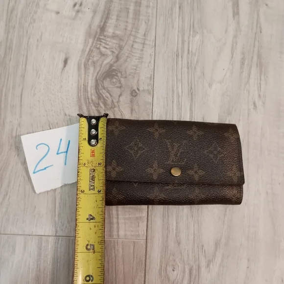 Louis Vuitton Portomone Zip Monogram Bifold Wallet - Picture 12 of 12